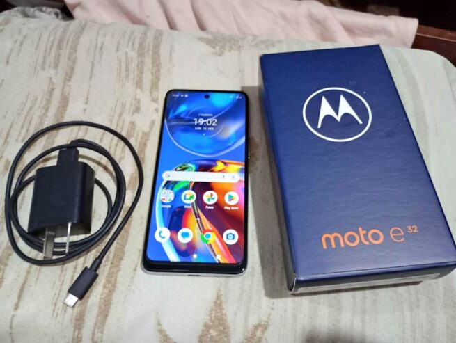 Moto E32 excelente estado