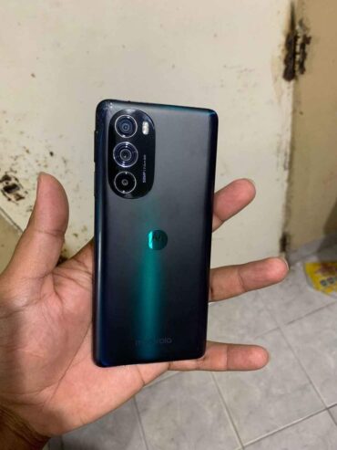 Moto Edge 30 pro de 256 y 12 de ram libre