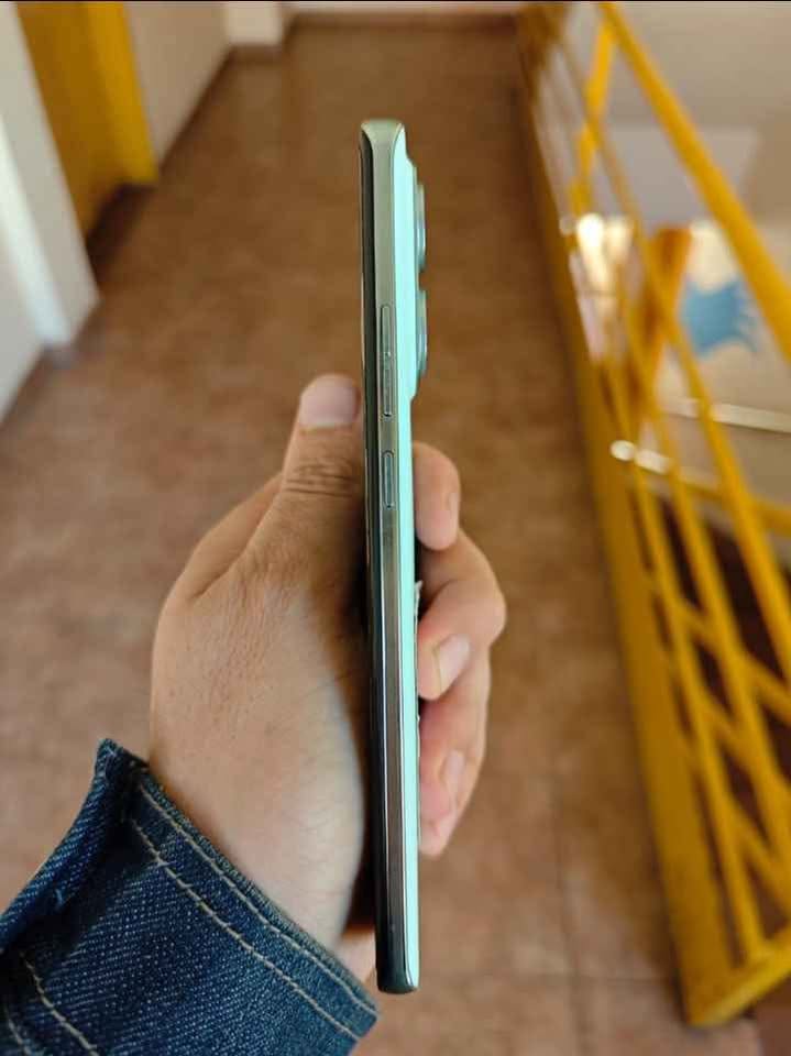 Moto Edge 40 Neo SÓLO A E-SIM de 256 GB y 8 de RAM. Con NFC. IMPECABLE ESTADO!