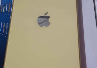 Iphone 11 con cuenta Icloud.