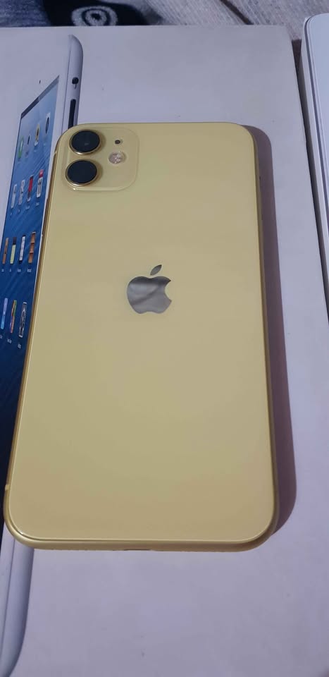 Iphone 11 con cuenta Icloud.