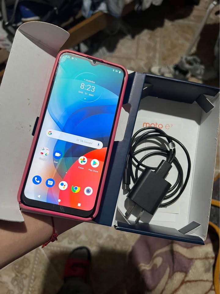 Vendo moto e7 en caja como nuevo libre