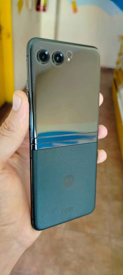 Moto Razr 40 Ultra de 512 gb y 12 +4 De Ram Libre De Fabrica. EXCELENTE ESTADO!