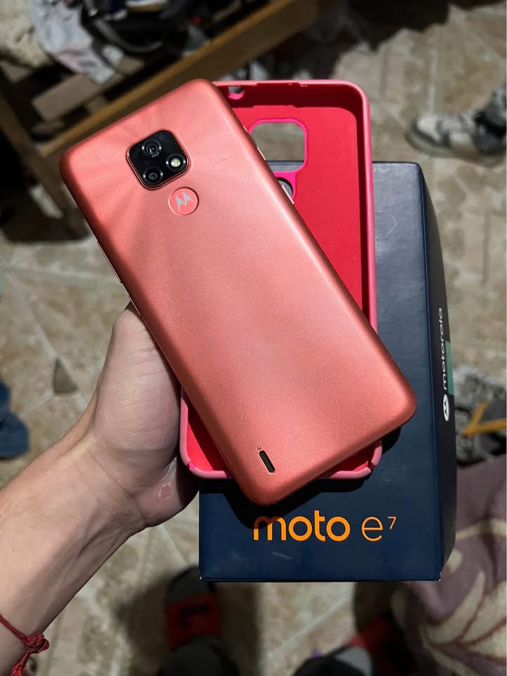 Vendo moto e7 en caja como nuevo libre