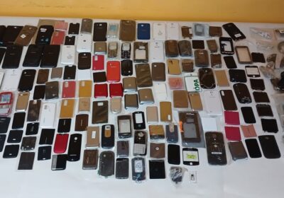 Gran Lote de Repuestos Nuevos y Originales de Celulares Retro