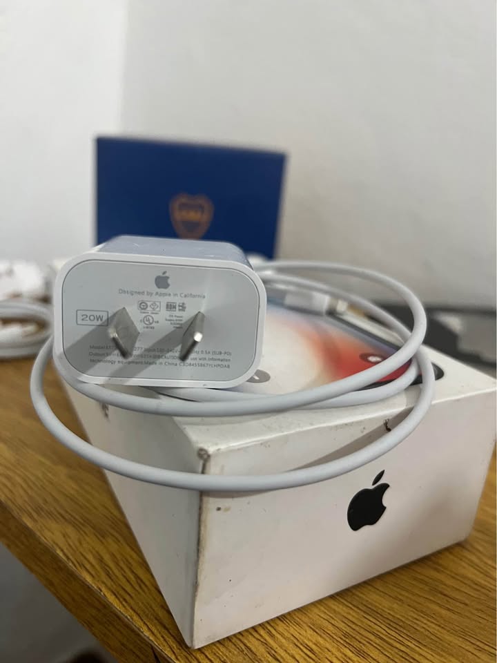 Cargador carga rápida de iPhone 20w completo