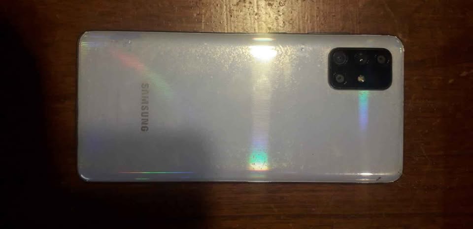 Samsung A71 Igual a Nuevo