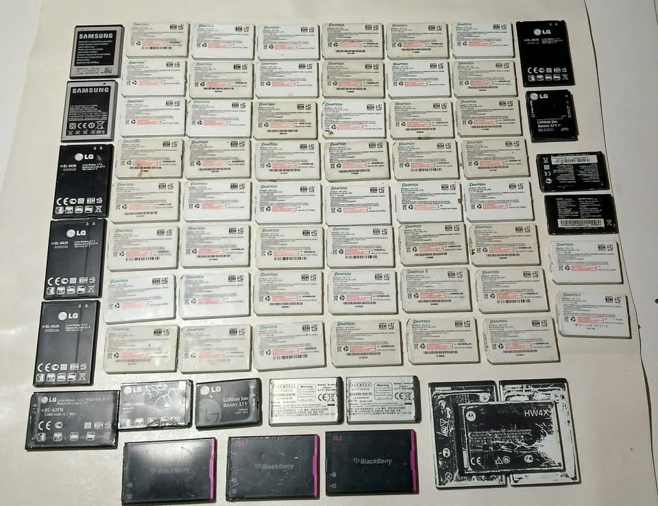 Lote de 81 Baterias de Celulares Nuevas y Usadas Todas OK. Oportunidad. LIQUIDO!!