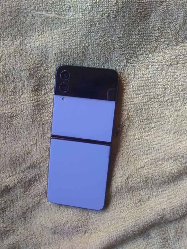 Samsung Z flip 4, para repuesto.
