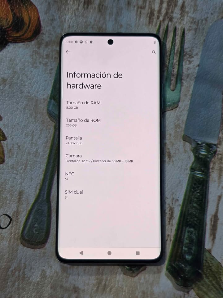 Motorola Edge 40 Libre para cualquier empresa solo esim virtual 256 de almacenamiento 8 de ram