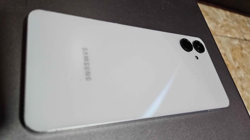 SAMSUNG GALAXY A06 128 GB