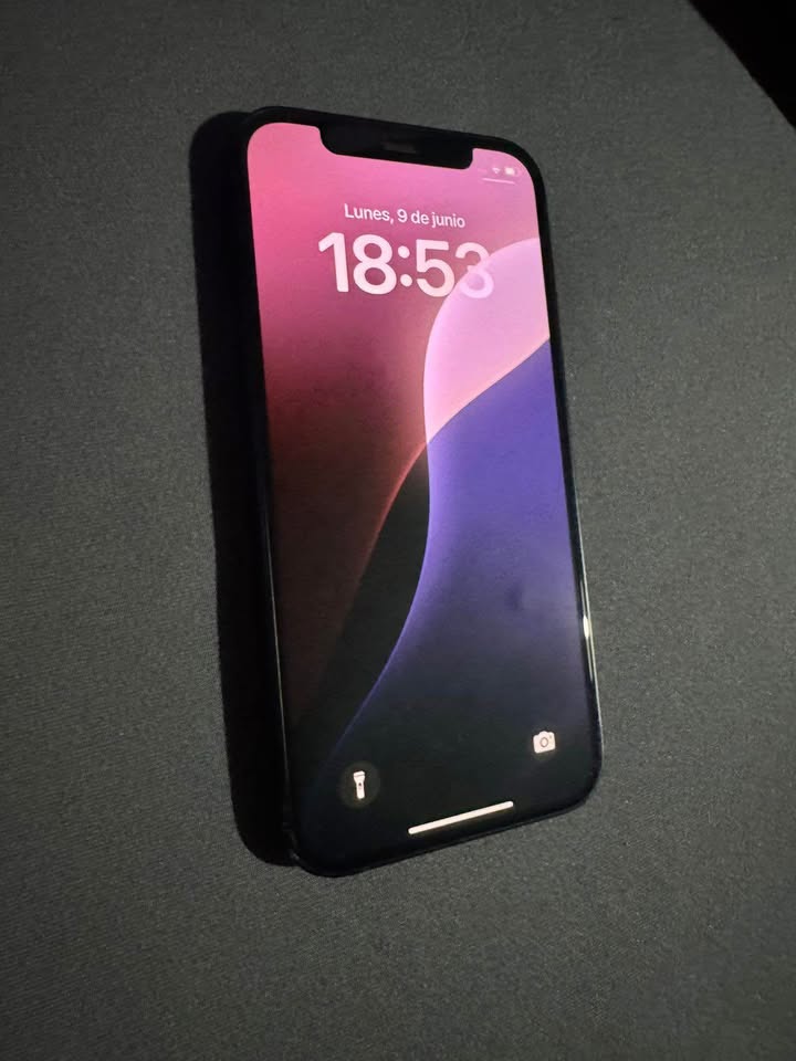 iPhone 12 como nuevo! Remato para hoy por 290mil pesos