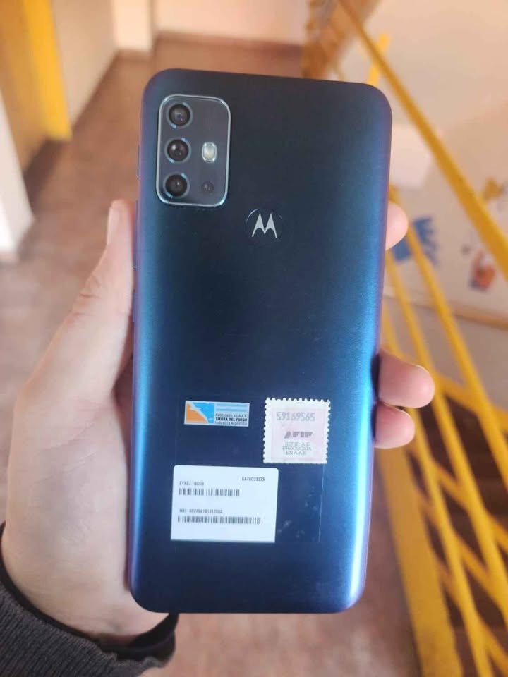 Moto G20 de 128 GB y 4 de RAM. Libre de fabrica. Excelente condición