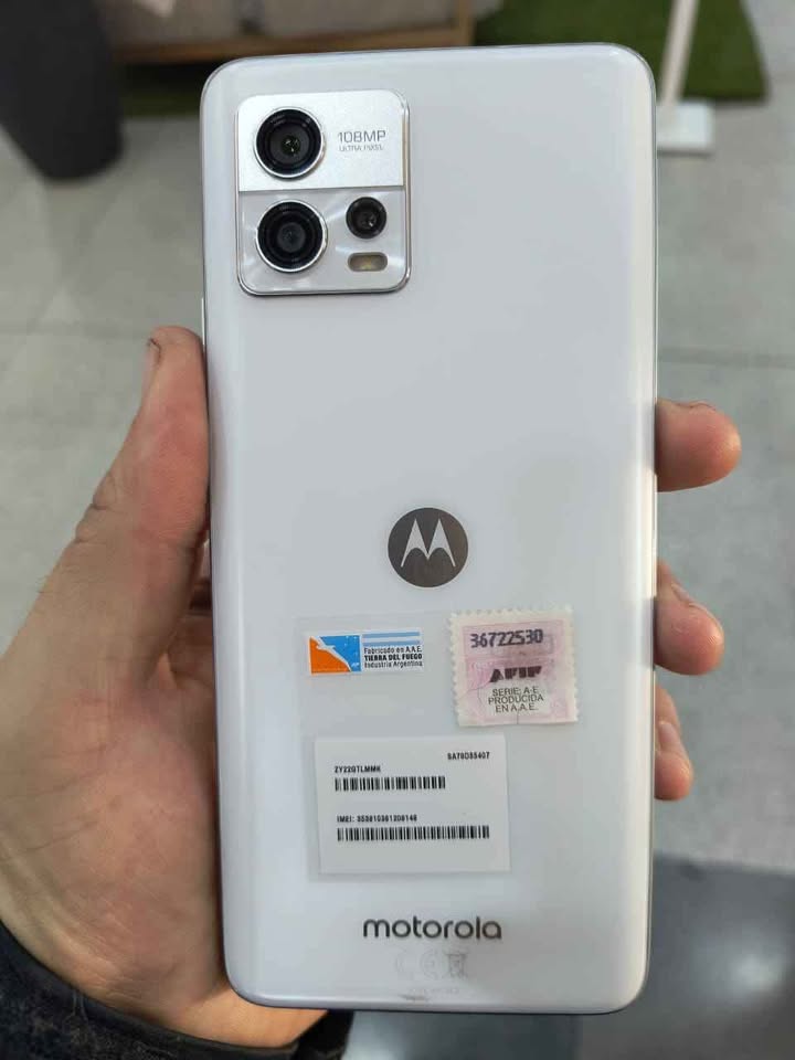 Motorola G72 de 128 GB y 6 de RAM. Con NFC. Libre de fabrica. IMPECABLE COMO NUEVO