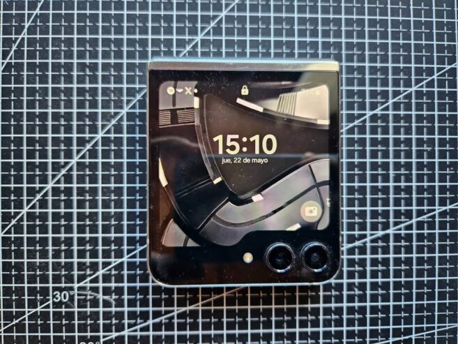 Samsung Z Flip 5 512GB SM-F731B – $600.000