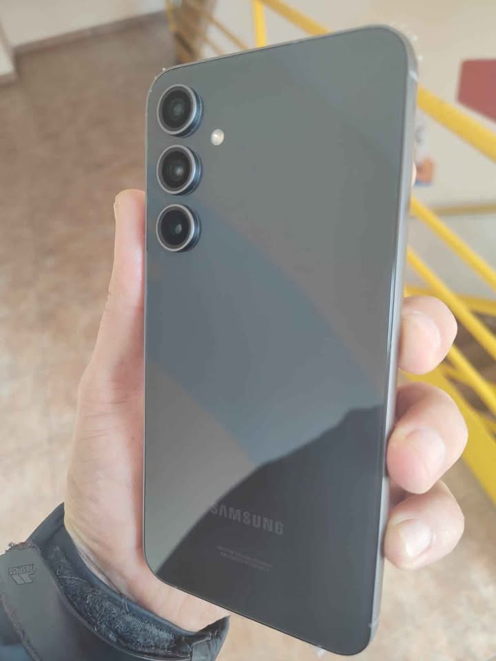 Samsung S23 Fe de 256 GB y 8 de RAM. Libre de fabrica. IMPECABLE COMO NUEVO!