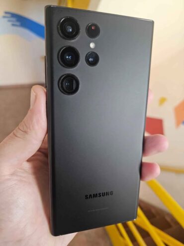 Samsung S22 Ultra SÓLO A E-SIM de 256 GB y 12 de RAM. Excelente estado!