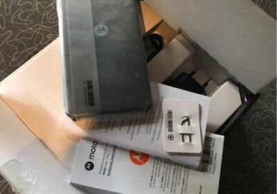 Vendo moto e13 en caja libre sin detalles