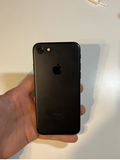 vendo iphone 7 con cargador original y funda