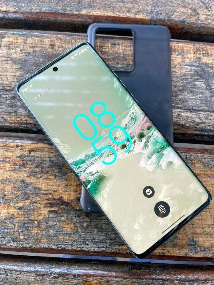 MOTO EDGE 40 NEO LIBRE DE ESIM VIRTUAL, 12+8 Y 256, CAMBIO X CELU IGUAL GAMA NO VENDO