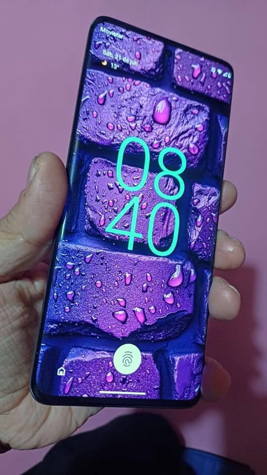 MOTO EDGE 40 NEO LIBRE DE ESIM VIRTUAL, 12+8 Y 256, CAMBIO X CELU IGUAL GAMA NO VENDO