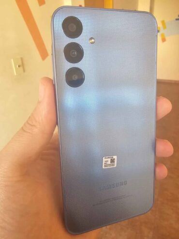 Samsung A25 5G Dual Sim 128 gb y 6 ram. Libre de fabrica, ambas SIM funcionan. Excelente condicion !