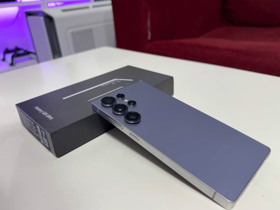 Samsung Galaxy S25 Ultra 256GB 12GB RAM Importado completo en caja poco uso