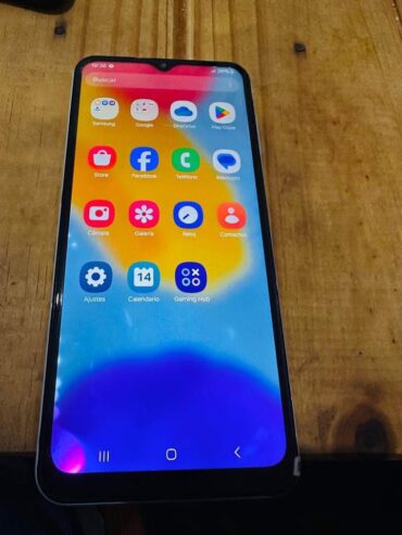 SAMSUNG M13 de 128gb LIBERADO MÍNIMO DETALLE EN PANTALLA NO AFECTA