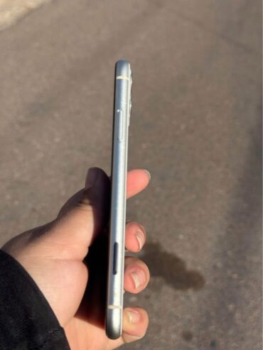 VENDO IPHONE 11 DE 128 GB BATERÍA AL 74% ORIGINAL