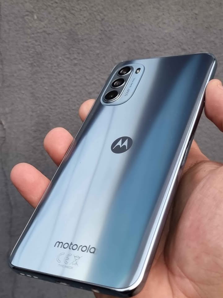 Motorola G52 libre 128gb 6ram huella nfc , impecable , NO PERMUTO.