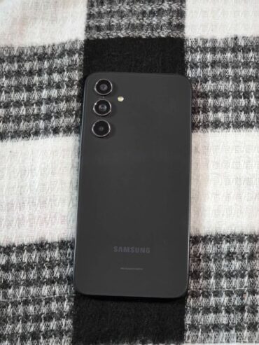 Samsung A54 5G Libre para cualquier empresa 128 de almacenamiento y 6gb de ram