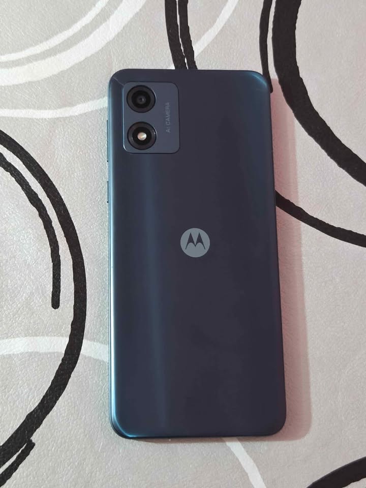 Motorola Moto E13 Libre de fábrica para cualquier empresa 64 de almacenamiento 2 de ram