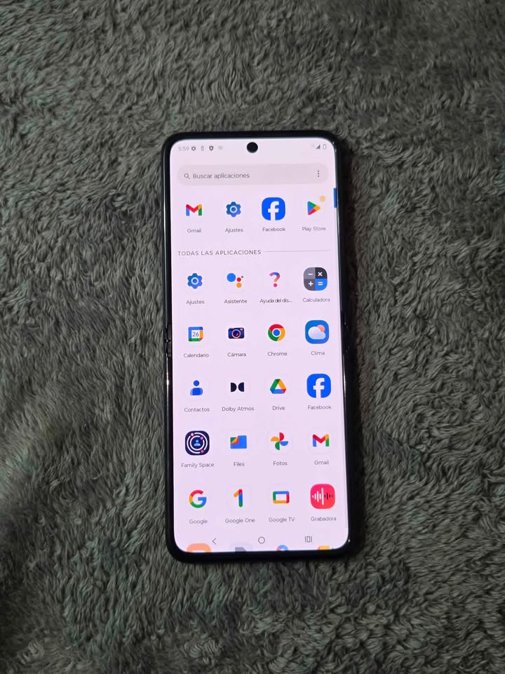 Motorola Razr 40 Libre de fabrica para cualquier empresa 256 de almacenamiento 8+4 de ram