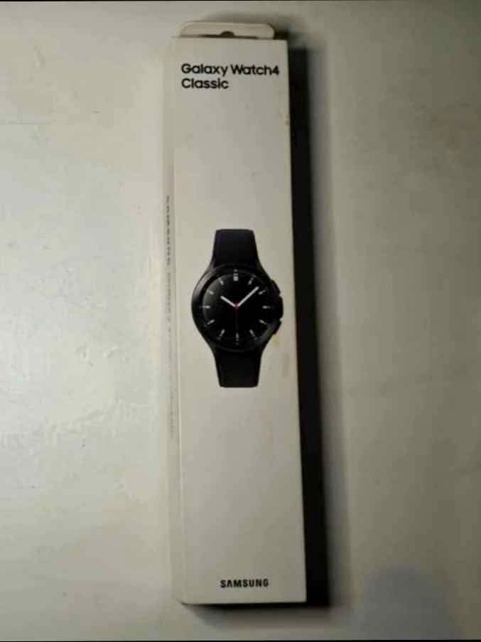 Samsung Galaxy Watch 4 Classic 46mm + accesorios
