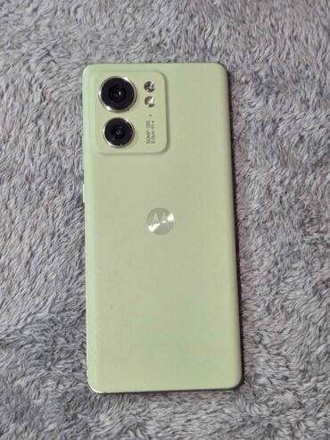 Motorola Moto Edge 40 Libre solo la esim 256 de almacenamiento y 8 de ram