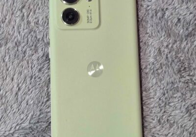 Motorola Moto Edge 40 Libre solo la esim 256 de almacenamiento y 8 de ram