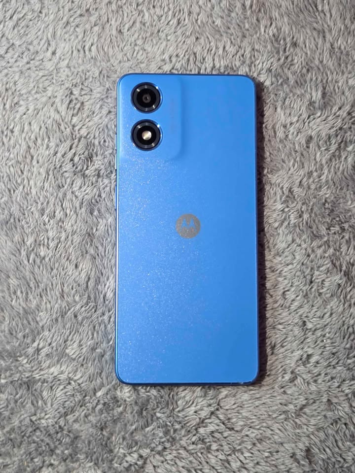 Motorola Moto g04s Libre de fabrica para cualquier empresa 64 de almacenamiento y 4 de ram