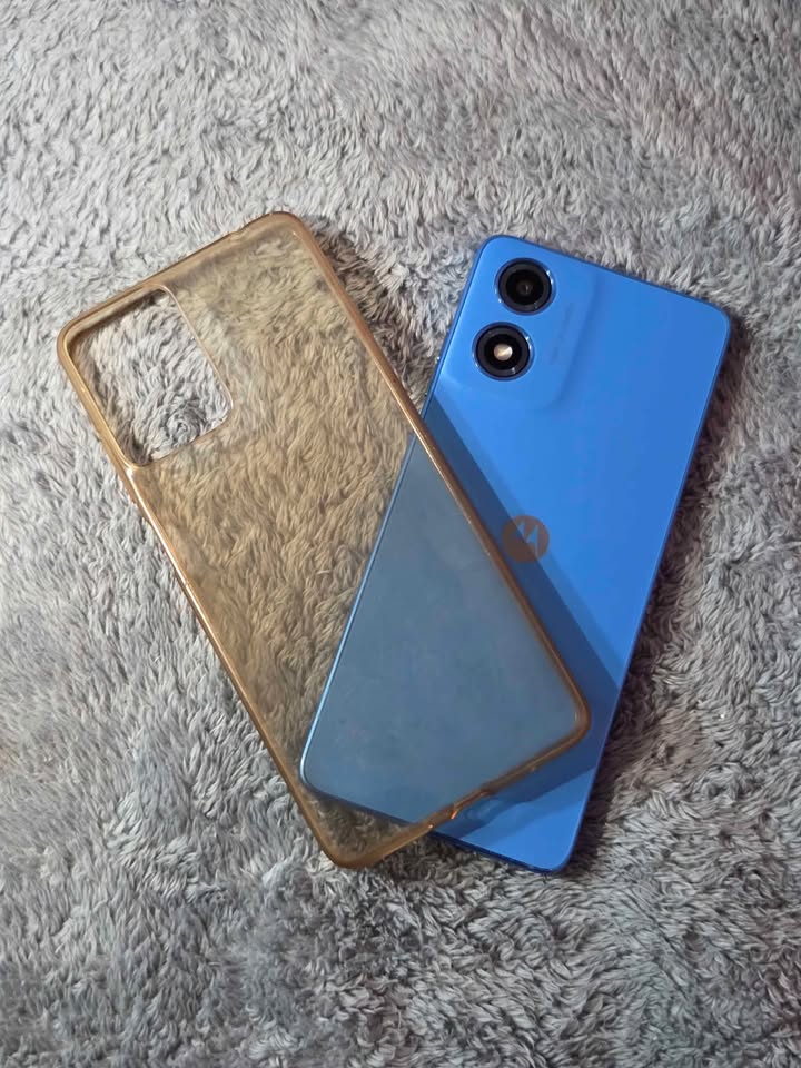 Motorola Moto g04s Libre de fabrica para cualquier empresa 64 de almacenamiento y 4 de ram