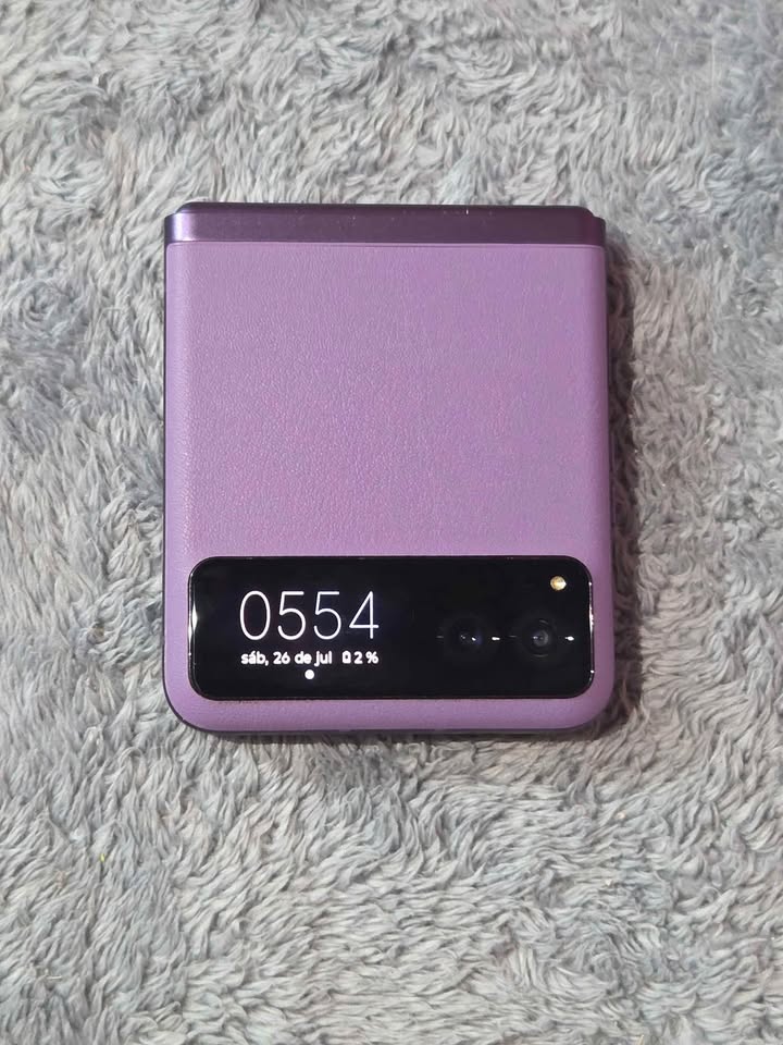 Motorola Razr 40 Libre de fabrica para cualquier empresa 256 de almacenamiento 8+4 de ram