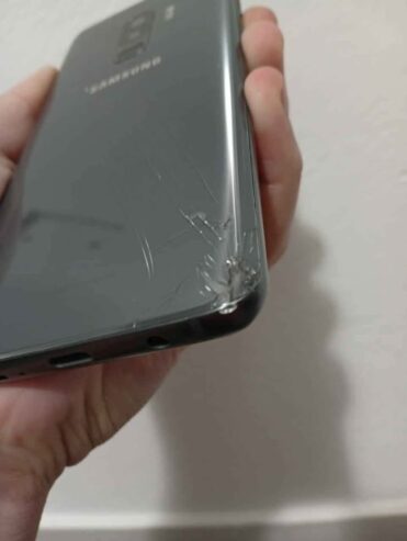 Samsung Galaxy S9+ astillado