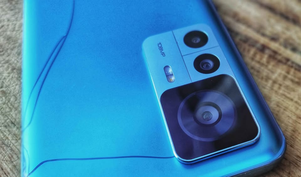 Xiaomi MI 12T (No es redmi) Gama alta