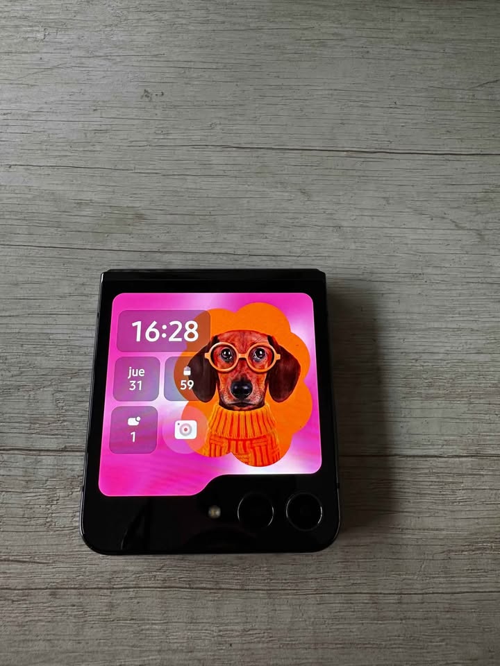 Zflip 5 Samsung Sin fallas. Escucho ofertas.