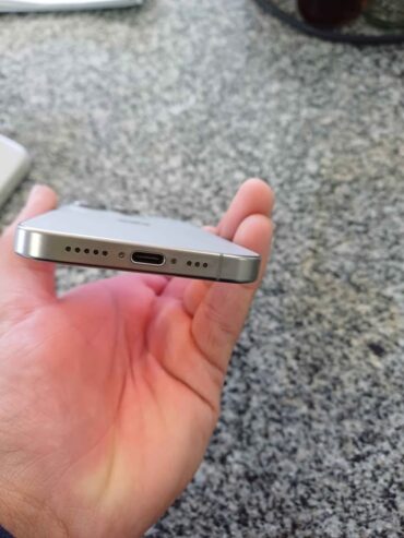 iPhone 15 pro 89% 256 GB