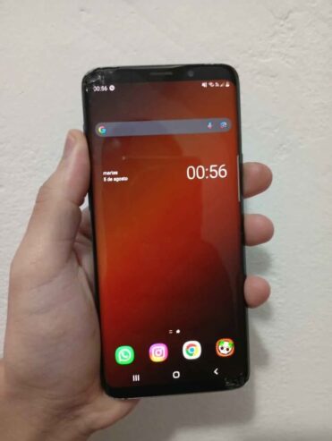Samsung Galaxy S9+ astillado