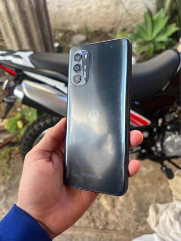Vendo moto g82 5g libre sin detalles!