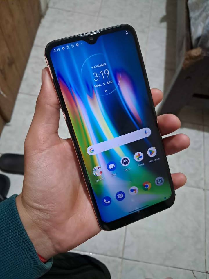 MOTO G9 PLAY 64GB 4RAM ANDANDO BIEN MINIMOS DETALLES NO AFECTAN SU USO