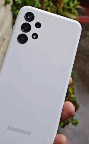 Samsung A13 libre de fabrica con funda Armor