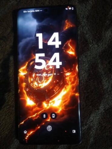 MOTO Edge 50 PRO 512 GB // LIBRE DE FABRICA // CAJA CARGADOR UNICO DUEÑO)