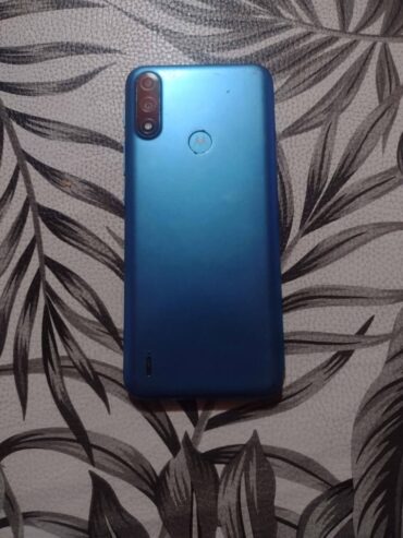 Vendo celular Motorola Ei7power
