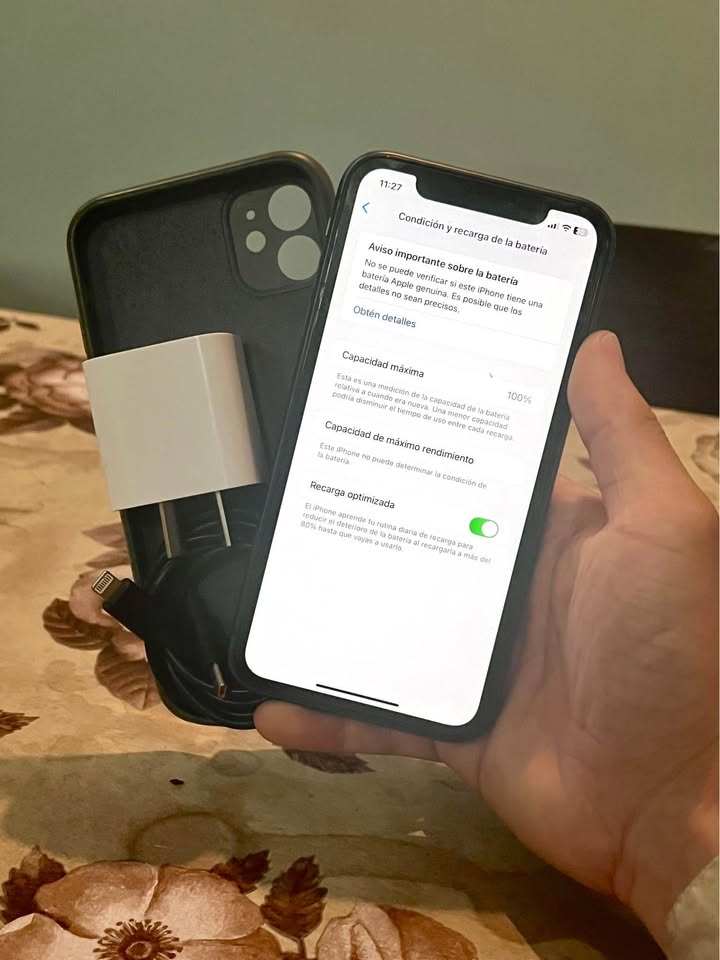 iPhone 11 100% batería libre sin detalles